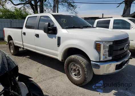 2018 Ford F250 Super Duty z USA, uszkodzony, nr VIN 1FT7W2B62JED06356